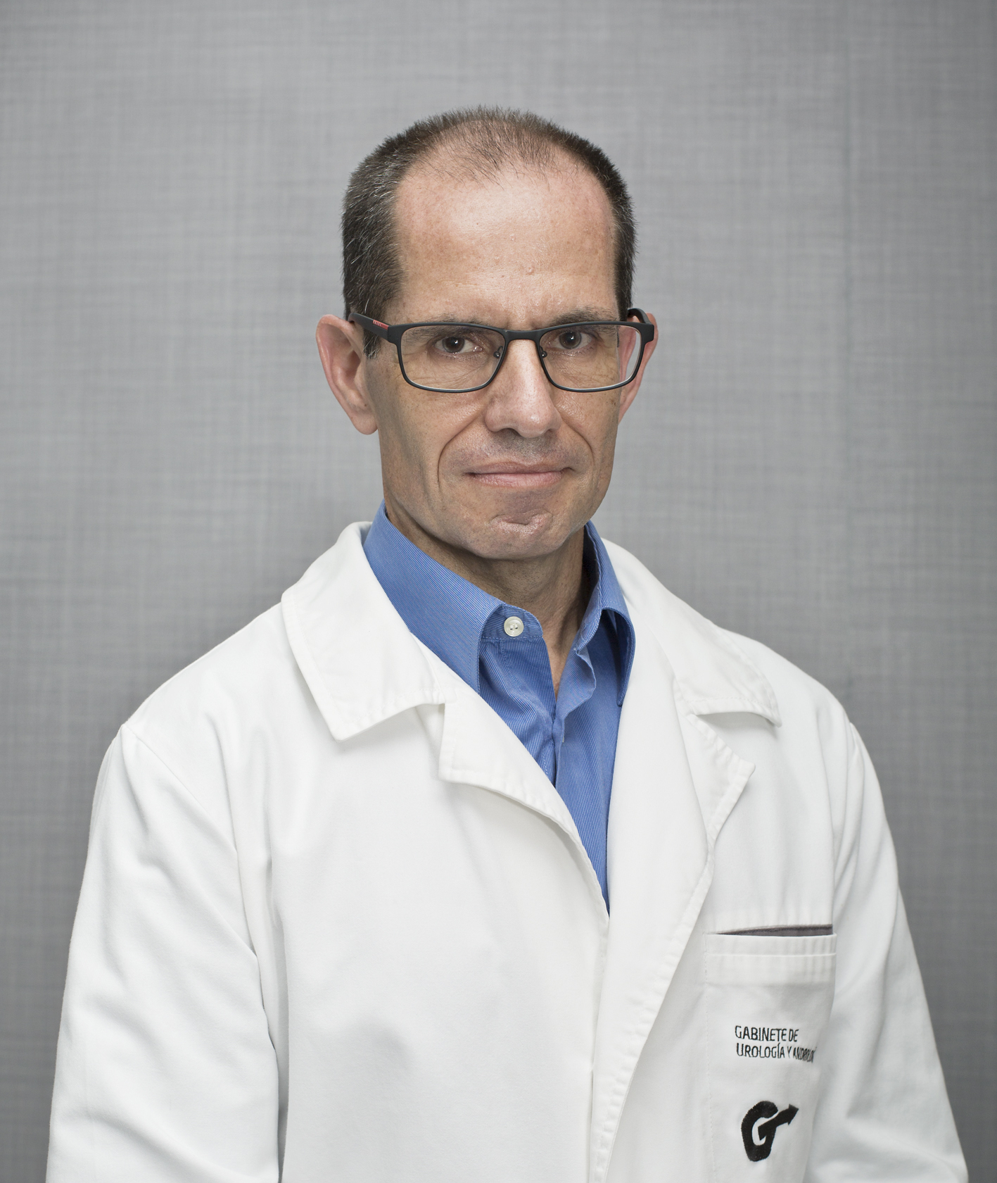 Dr. Héctor Ajubita Fernández