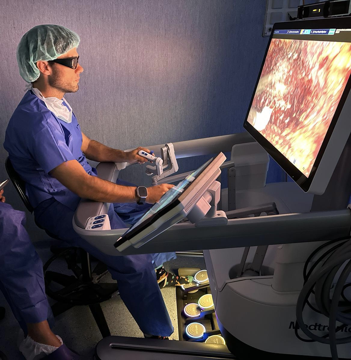 Realizamos con éxito las tres primeras cirugías robóticas de cáncer de próstata con el sistema RAS Hugo™  en Canarias