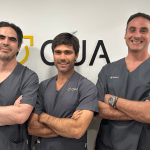 De izquierda a derecha, el Dr. Nicolás Nervo, Dr. Pablo Juárez del Dago y el Dr. Carlos Cutini en GUA Urología y Andrología.